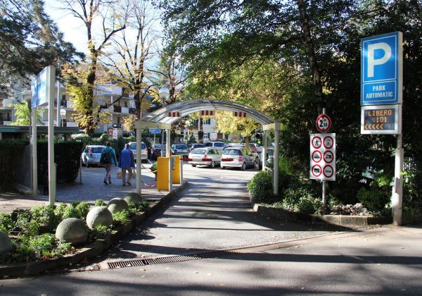 Karl-Wolf Parkplatz Meran Zentrum